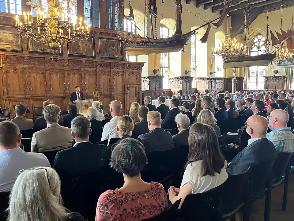 Pr&auml;sident des Oberverwaltungsgerichts Prof. Sperlich